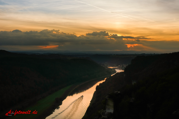 Nationalpark sächsische Schweiz Elbsandsteingebirge Bastei im Sonnenuntergang