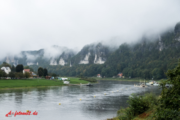 Elbschifffahrt bei Rathen Elbsandsteingebirge