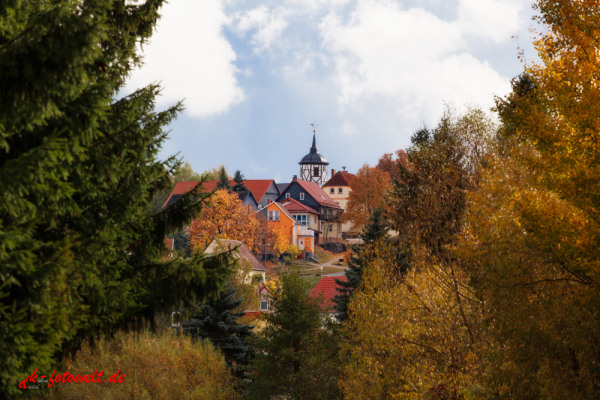 Blick nach Straßberg im Herbst