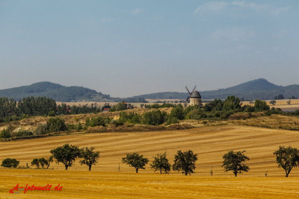 Blick von der Teufelsmauer auf die Teufelsmühle