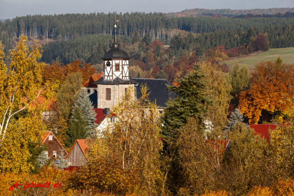 Straßberg Harz Herbst Impression Blick über die Krche in das selketal