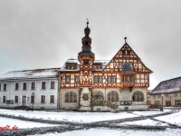 historisches Rathaus von Harzgerode im Winter