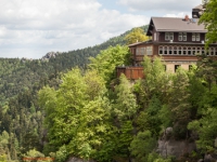 Blick auf den Berggasthof Burg und Kloster Oybin