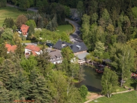 Blick vom Nonnenfelsen auf das Hotel Gondelfahrt