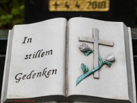 In stillem Gedenken steinernes Buch