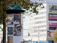 Litfaßsäule in der Innenstadt von Magdeburg