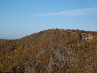 Blick in das Bodetal vom Hexentanzplatz mit herbstlicher laubfärbung