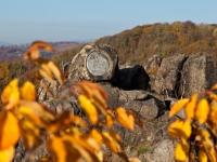 Blick in das Bodetal vom Hexentanzplatz mit herbstlicher laubfärbung