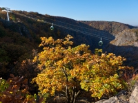 Blick in das Bodetal vom Hexentanzplatz mit herbstlicher laubfärbung