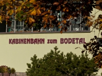 Blick in das Bodetal vom Hexentanzplatz mit herbstlicher laubfärbung