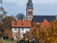 Friedrichsbrunn Blick auf die Kirche im Herbst